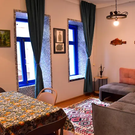 The Librarians' House With Balcony Apartment Tbilisi Exterior photo